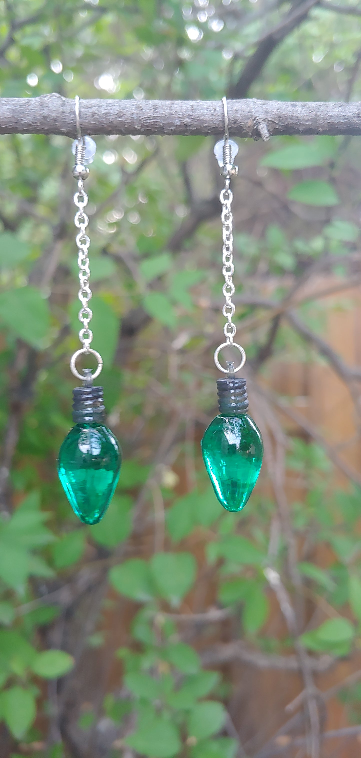 Green Christmas Bulb Earrings Prettypineapplebead Prettypineapplebead
