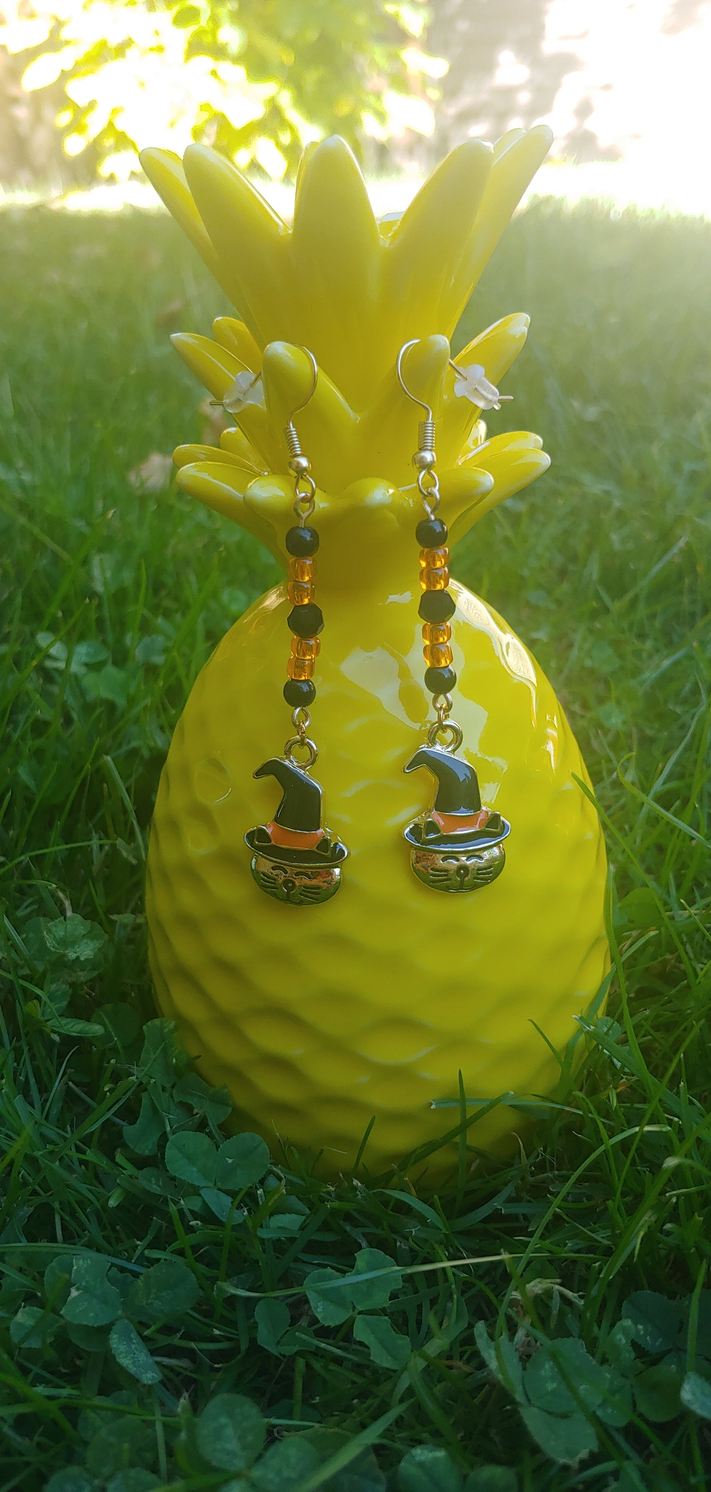Kitty Witch Earrings freeshipping - Prettypineapplebead