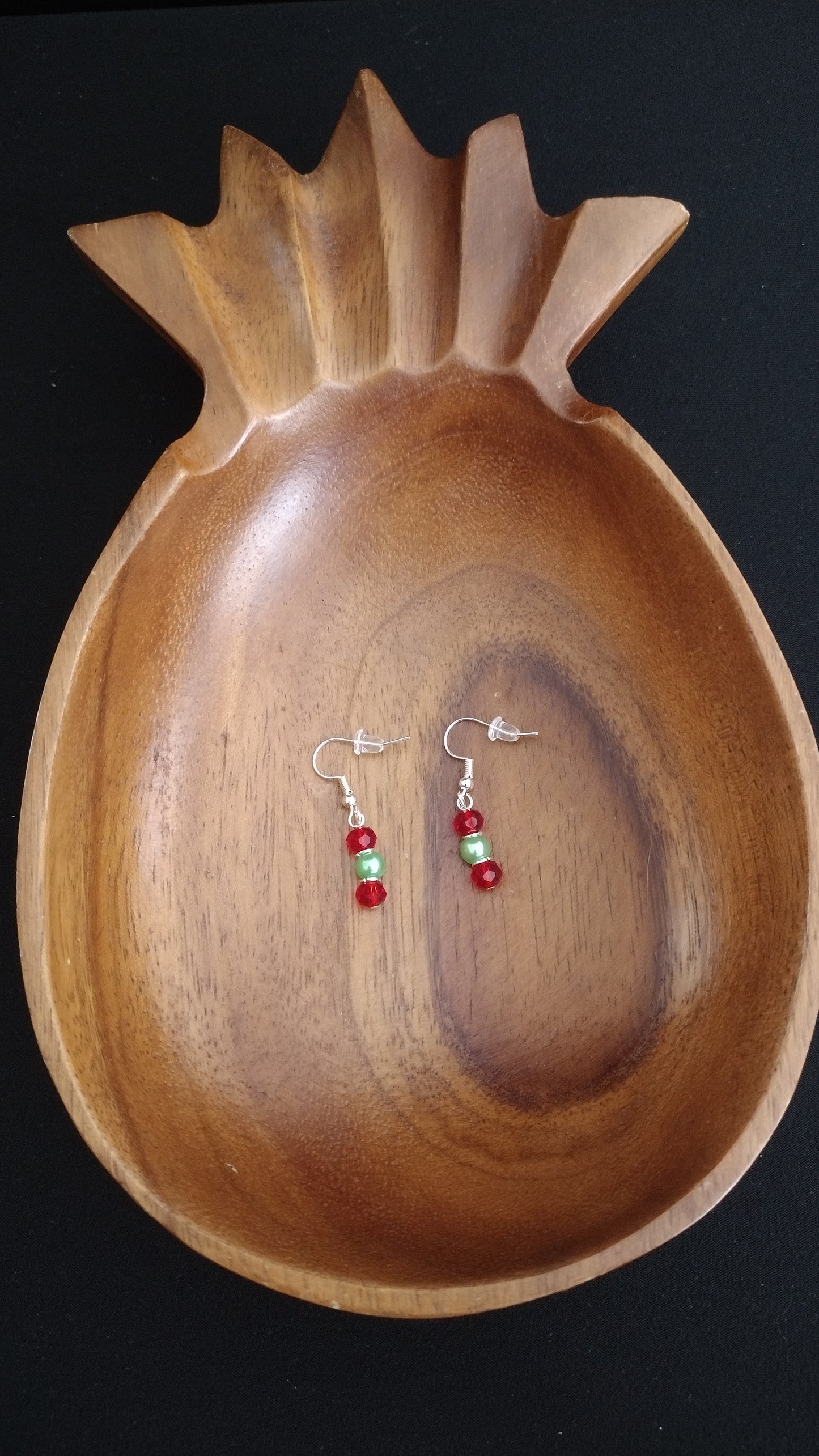 Christmas Shorty Earrings Pretty Pineapple Bead Pretty Pineapple Bead