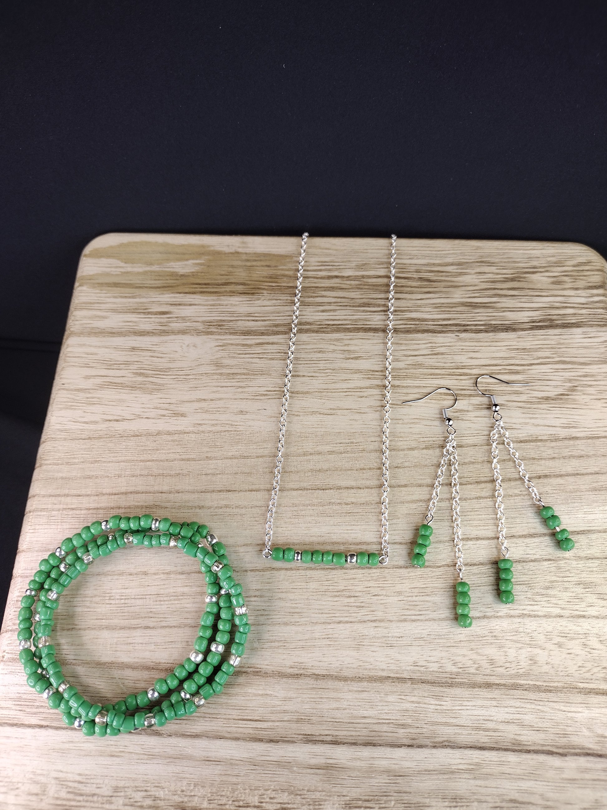 Green Seed Bead Bar Necklace Pretty Pineapple Bead Pretty Pineapple Bead