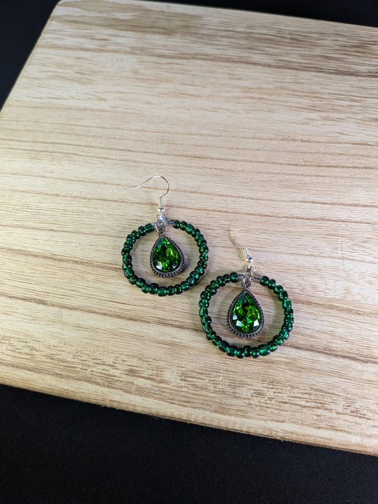 💚 Green Gem Drop Seed Bead Hoop Earrings – Bold, Elegant & Eye-Catching Pretty Pineapple Bead Pretty Pineapple Bead