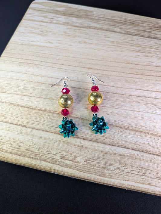 🎀 Green Christmas Bow Earrings – Festive, Elegant & Cheerful Pretty Pineapple Bead Pretty Pineapple Bead