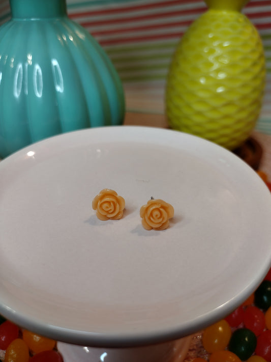 🧡 Mini Orange Flower Stud Earrings – Cheerful, Playful & Lightweight